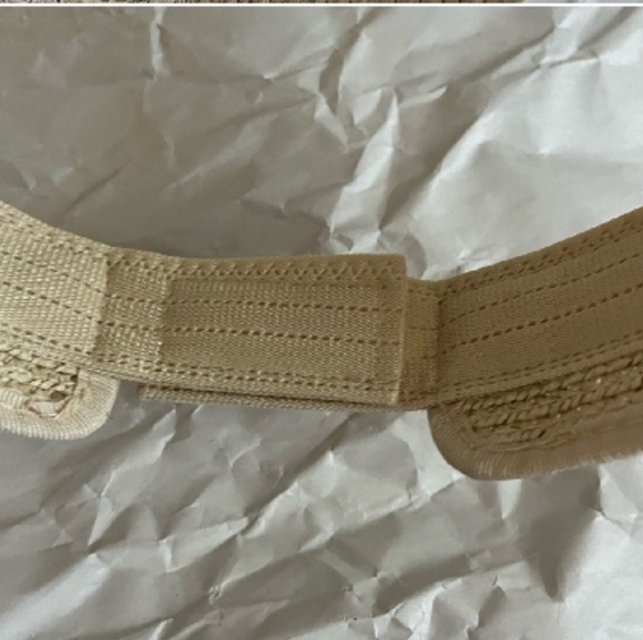 Saks Fifth Ave 100% Straw Visor Grip Back NWOT - Picture 5 of 5